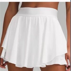 LULULEMON-white court rival skirt (NWOT)